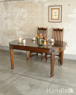 アンティーク家具 アンティークのテーブル とってもめずらしいスペースフットの脚が魅力的な伸長式のダイニングテーブル（エクステンションテーブル）