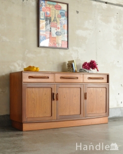 アンティーク家具 アンティークのキャビネット リビングボードにおススメ、イギリスで見つけたG-planのアンティークサイドボード 