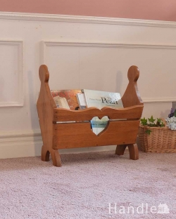 アンティーク家具 マガジンラックおしゃれ ナチュラルで可愛いアンティーク、ハートモチーフのマガジンラック