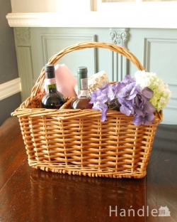 アンティーク雑貨 アンティークバスケット イギリスで見つけたボトルも入れる事ができる、お洒落なアンティークバスケット