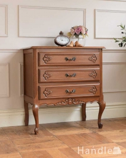 アンティーク家具 アンティークのチェスト フランスの優雅なアンティークチェスト、優雅な立ち姿のドロワー