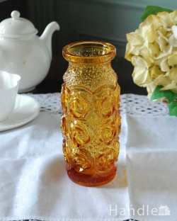 アンティーク雑貨 アンティーク花瓶 あたたかみのあるアンバー色のアンティークプレスドグラスのフラワーベース