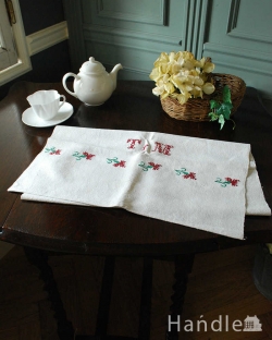 アンティーク雑貨 ドイリー・クロス 赤いお花＆イニシャルの刺繍入りのアンティークハンガリーリネン