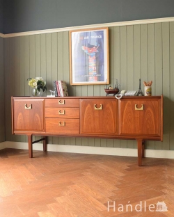 アンティーク家具 アンティークのサイドボード チーク材がキレイなイギリスのビンテージ家具、北欧テイストのサイドボード