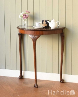 アンティーク家具 アンティークのテーブル 英国の美しいアンティーク家具、3本脚の半月型コンソールテーブル 
