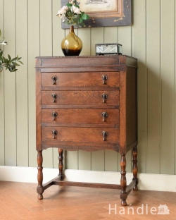 アンティーク家具 アンティークのチェスト アンティークの英国家具、サイドテーブルにもなる脚が美しいミュージックドロワーズ