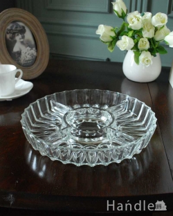 アンティーク雑貨 ケーキスタンド アンティーク 仕切りが付いてとっても便利に使えるアンティークのガラスプレート