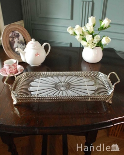 アンティーク雑貨 ケーキスタンド アンティーク 食卓を華やかに彩るアンティークのシルバ×ガラスのトレー