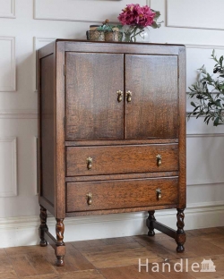 アンティーク家具 アンティークのチェスト イギリスらしいアンティーク家具、オーク材のカップボードチェスト