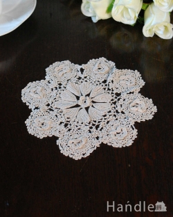 アンティーク雑貨 ドイリー・クロス パッと開いたお花のような形が可愛いアンティークのドイリー