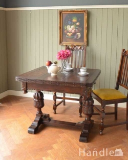 アンティーク家具 アンティークのテーブル アンティーク英国家具、重厚な脚の装飾が美しい伸長式のドローリーフテーブル