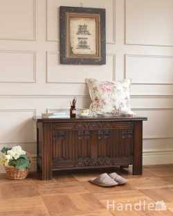 アンティーク家具 ブランケットボックス・収納ボックス 英国の便利に使えるアンティーク収納家具、彫が美しいブランケットボックス（コファ）