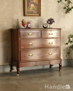 アンティーク家具 アンティークのチェスト たっぷり収納できる実力派の英国アンティークチェスト(キャスター付き)