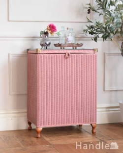 アンティーク家具 ブランケットボックス・収納ボックス 色もデザインもめずらしいアンティークロイドルームのランドリーボックス