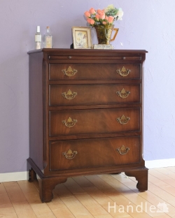 アンティーク家具 アンティークのチェスト クラシックなアンティークのチェスト、マホガニー材の木目が美しいドロワー