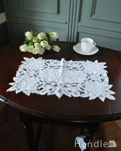 アンティーク雑貨 ドイリー・クロス フランスで見つけたアンティークの雑貨、レースが可愛いスクエア型のドイリー 