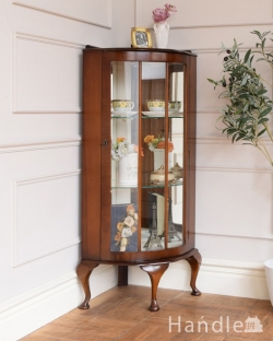 アンティーク家具 アンティークのキャビネット アンティークのコーナー家具、ミラーがキラッと輝くガラスキャビネット