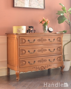 アンティーク家具 アンティークのチェスト フランスらしい美しいアンティーク家具、彫刻が美しいチェスト（タンス）