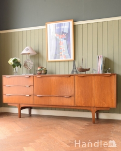 アンティーク家具 アンティークのキャビネット 北欧スタイルのビンテージ家具、カッコいいデザインのサイドボード