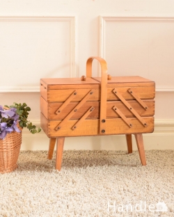 アンティーク家具 ブランケットボックス・収納ボックス アンティークのソーイングボックス、イギリスの可愛らしいお針箱