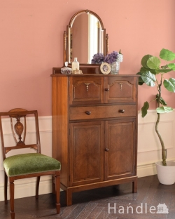 アンティーク家具 アンティークのドレッサー アンティークのドレッサー、ミラーと収納が付いた便利な家具