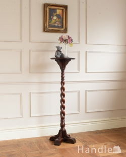 アンティーク家具 プランツスタンド 英国の小さなアンティーク家具、ツイスト脚が美しいプランツスタンド