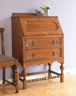 アンティーク家具 ビューロー イギリスのアンティークのビューロー、彫が美しいライティングビューロー