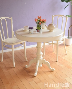 アンティーク風 アンティーク風の家具 白いアンティーク調のダイニングテーブル、フレンチシャビーシックなラウンドテーブル