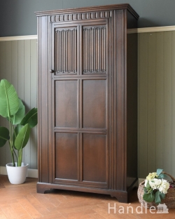 アンティーク家具 アンティークのキャビネット アンティークのワードローブ、イギリスで見つけたお洒落な洋服タンス