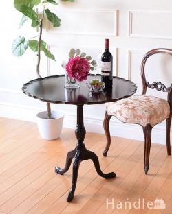 アンティークの折り畳みテーブル、縁取りが優雅な英国のティルトップテーブル