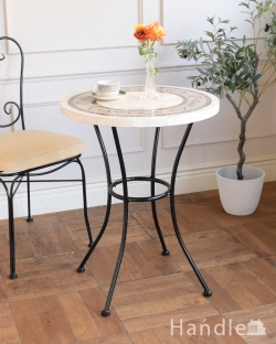 アンティーク風 アンティーク風の家具 アンティーク調のガーデンテーブル、大理石×アイアンのラウンドテーブル