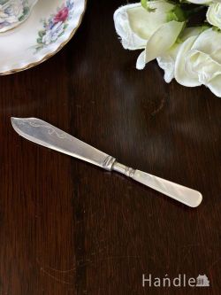 イギリスから届いたアンティークシルバープレートのカトラリー、マザーオブパールの美しいバターナイフ