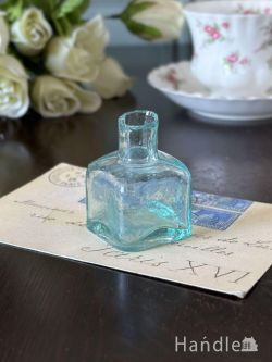 アンティーク雑貨 アンティークビン・香水瓶 英国から届いたビクトリアンボトル、アンティークのおしゃれなインクビン(四角)