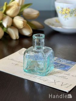 アンティーク雑貨 アンティークビン・香水瓶 イギリスから届いたアンティーク雑貨、爽やかなブルー色のビクトリアンインクビン