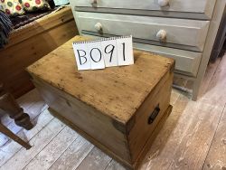 到着予定商品  アンティークブランケットボックス