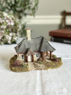 煙突と石葺きの屋根が可愛いミニチュアハウス、リリパットレーン（Lilliput Lane）のコテージ(h-1125-z)