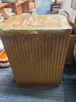 到着予定商品  ロイドルーム　アンティークランドリーボックス
