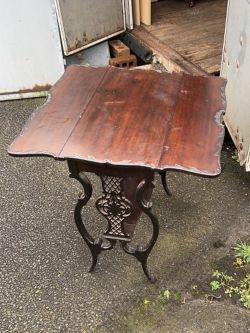 到着予定商品  アンティ―クオケージョナルテーブル