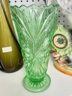 到着予定商品  アンティークガラスベース