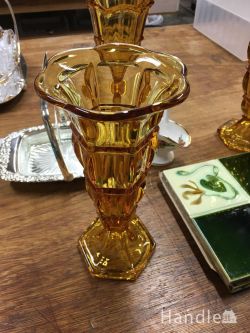 到着予定商品  アンティーク ガラス　アンバーフラワーベース