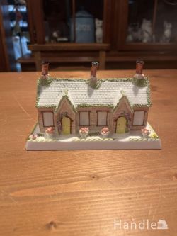 到着予定商品  アンティ―ク　COALPORT ハウス フィギュア