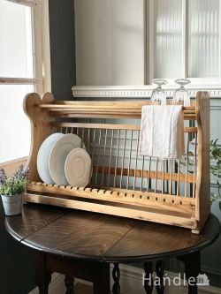 アンティーク家具 アンティークのキャビネット イギリスから届いたアンティ―クの皿立て、木製のおしゃれなディッシュラック