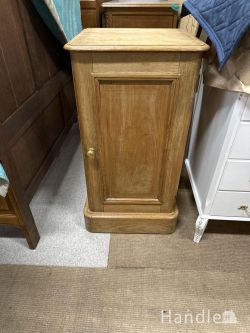 到着予定商品  アンティ―ク　サイドキャビネット