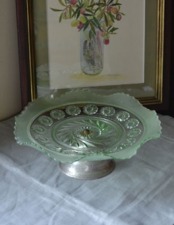 アンティーク雑貨  1940年代のアンティーク プレスドグラス