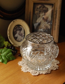 アンティーク雑貨  1940年代のアンティーク プレスドグラス