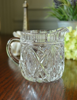 アンティーク雑貨  1940年代のアンティーク プレスドグラス 