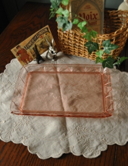 アンティーク雑貨  1940年代のアンティーク プレスドグラス