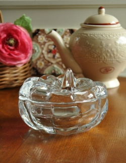 アンティーク雑貨  パンプキンのガラスケース（小物入れ）　アンティーク プレスドグラス 