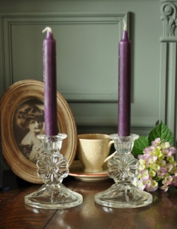 アンティーク雑貨  アンティークの可愛いインテリア雑貨、ガラスのキャンドルスタンド