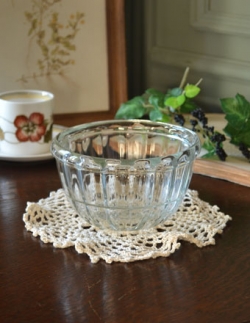 アンティーク雑貨 サラダボウル アンティーク いつもの食卓を彩るパイレックス (PYREX) のアンティークガラスボウル